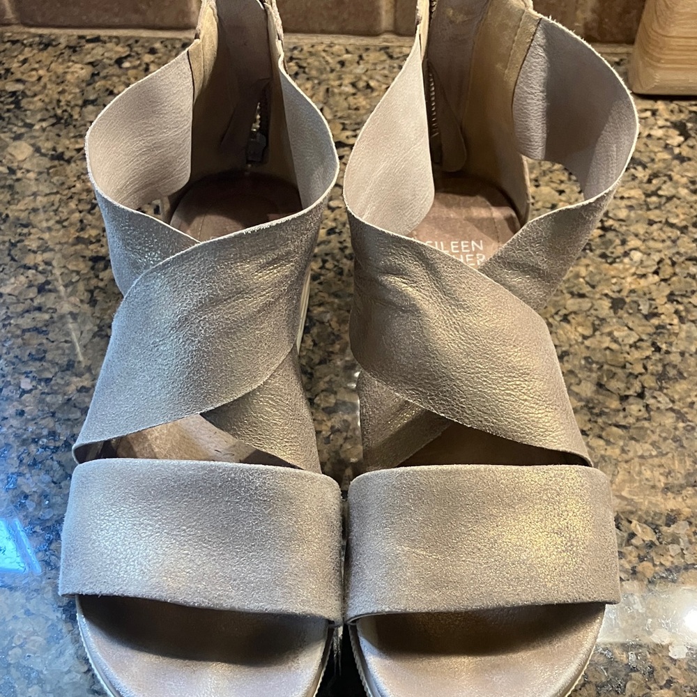 Eileen Fisher Women's Silver Crisscross Sandals